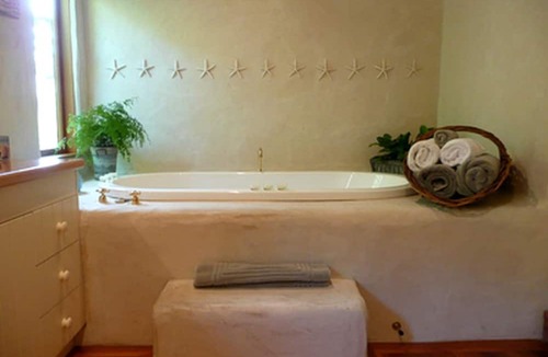 Ngatimoti House | Holiday Cottage Close to the Kahurangi National Park in Ngatimoti, New Zealand