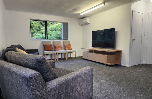 Birkenhead House | Entire Ground-floor: Spacious 145m2
