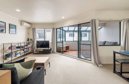 Mount Maunganui Apartment | Field & Surf Apartment