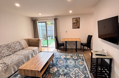 Torbay House | private, secured, close to the beach shops cafe