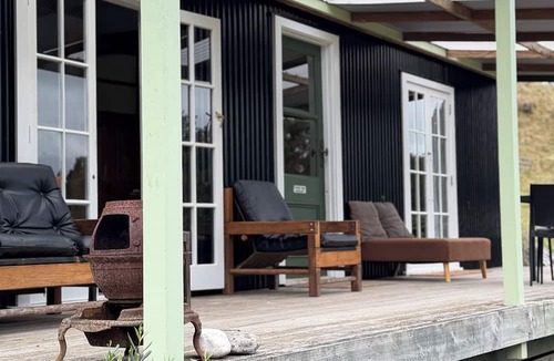 Onaero Cabin | Off Grid 2-bedroom cabin in Onaero perfect for relaxing getaways