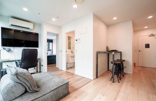 Auckland Central Business District Apartment | CBD Sea-View 1-Bedroom Apartment