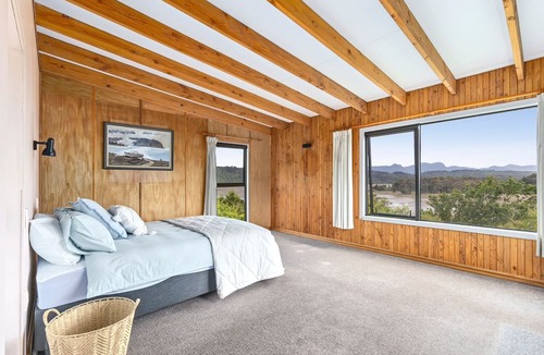 Parapara House | Lookout Retreat - Parapara