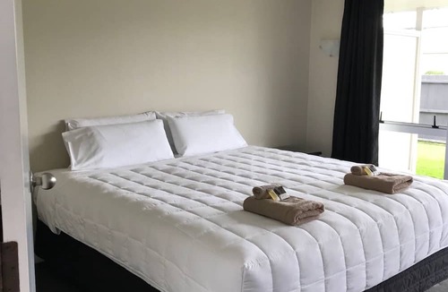 Cambridge Apartment | Valmai House & Motel