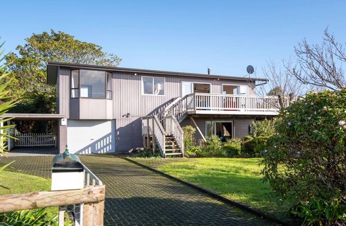 Ngongotaha House | Serenity Lakehouse - Rotorua Holiday Home