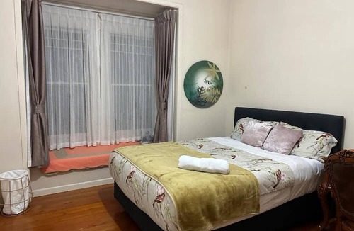 Parnell House | One Bedroom Villa Spacious Room,Amazing Location All Perks