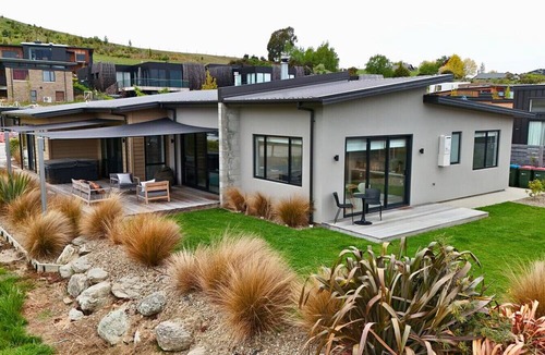 Wanaka Apartment | Stunning Lake Wanaka Retreat