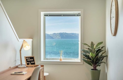 Wellington Apartment | Oriental Bay Waterfront – Private Lower Suite