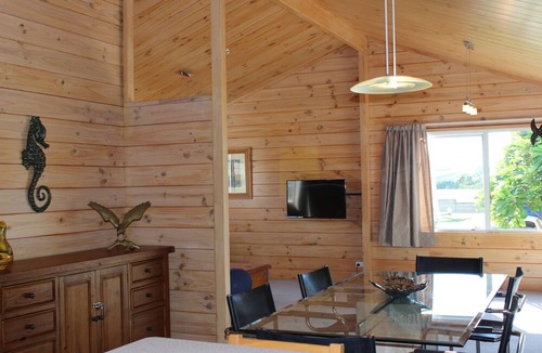 Matarangi House | 5 minutes walk to beautiful beach & shops, fully fenced section pet friendly.