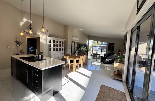 Ohope House | Spacious Home with Spa Sleeps - 12 in Ōhope. 2min walk to Harbour, 5min to Beach