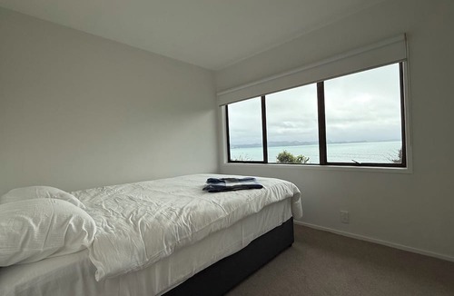 Stanmore Bay House | 49 Cliff Retreat