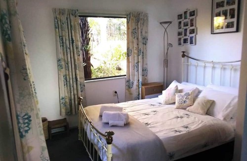 Parapara House | The Lodge, Golden Bay Lodge and Organic Gardens