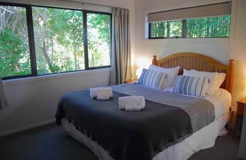 Parapara House | Bamboo Cabin, Golden Bay Lodge