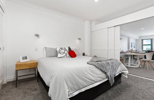 Auckland Central Business District Apartment | Harbour-View Retreat One Bedroom, Perfectly Placed