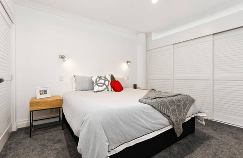 Auckland Central Business District Apartment | QV Stays Harbourfront Escape