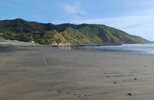 Port Waikato House | Water Front Magic with options