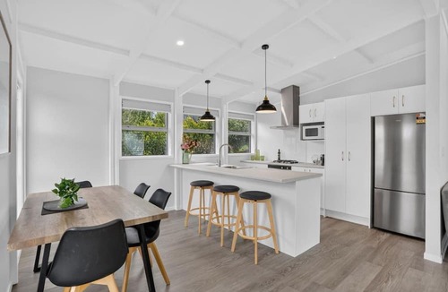 Langs Beach House | Blue Moon Coastal Escape