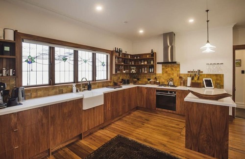 New Plymouth House | Mon Paradis - Prime Central Location