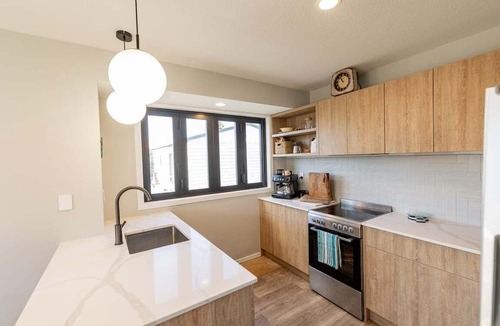 Kaikoura Resort | Creekside | Mountain View | Family Home - KK7219D