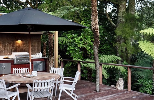 Campbells Bay House | Luxury Coastal Home l Pool, Spacious Entertaining Areas l Steps to the Beach