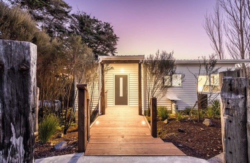 Kaukapakapa House | Manuka Bliss Heights - Close to Thermal Hoot Pool