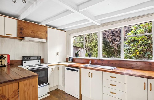 Warrington House | Beach bach in Warrington - pet and kid friendly
