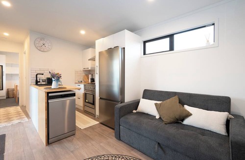 Taumarunui Cabin | Haven Hills Retreat - Romantic, luxury off grid tiny house with stunning views.