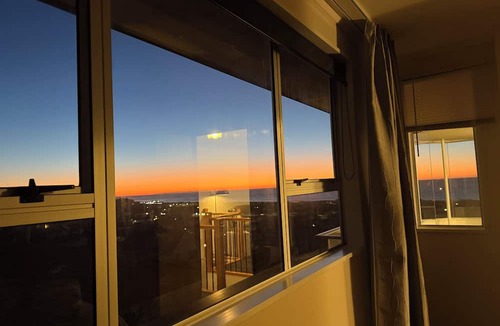Oamaru House | Seaview Hill Retreat - You Will Love the View & Enjoy Your Time Here
