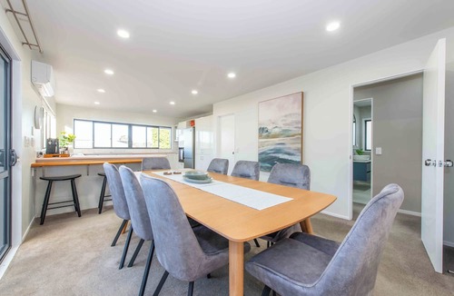 Remuera House | Remuera Elegance - Spacious & Stylish 6-BR House