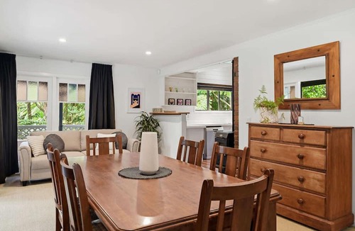 Okere Falls House | Okere Bush Retreat - Sauna, Spa, Sleeps 8