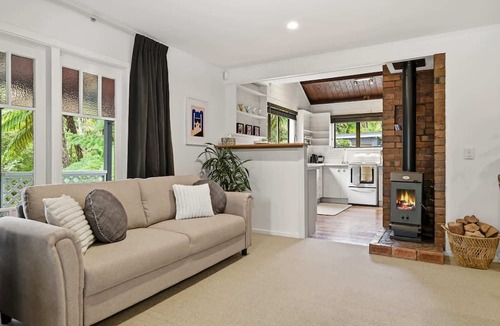 Okere Falls House | Tui Cottage - Native Bush, Walk to Kaituna River