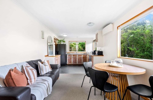 Whangarei Heads House | Sea & Summit | Sleeps 8 in Real Beds | Pets OK
