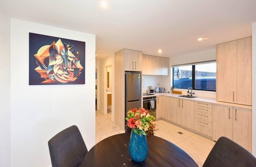 Christchurch City Centre Apartment | The Modern Hideaway for Every Stay