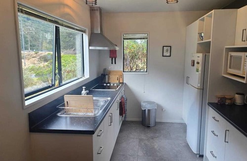 Arthur's Pass House | Arthur's Pass Chalet - "The Well Dressed Kea"