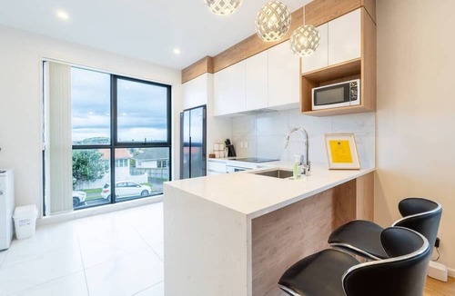 Belmont Villa | Modern 3-Bedroom Townhouse in Belmont