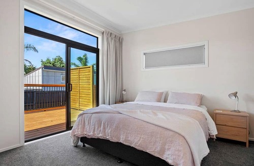 Waihi Beach Cottage | Savor Nature's Luxury at the Bay of Plenty: Glamping Beyond Your Imagination in New Zealand