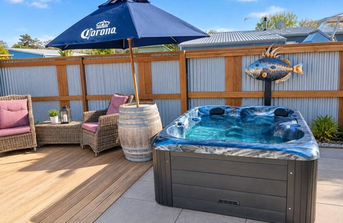 Whitianga House | Coastal Escape | Dogs, Boats & Sun