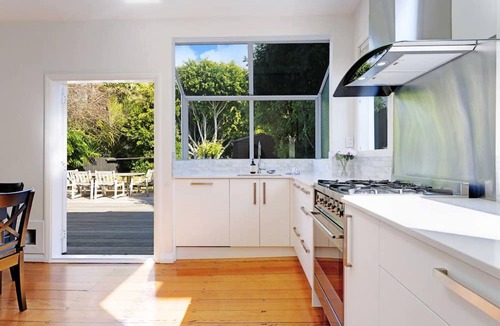 Grafton House | Grafton Garden 4BR Retreat near Domain