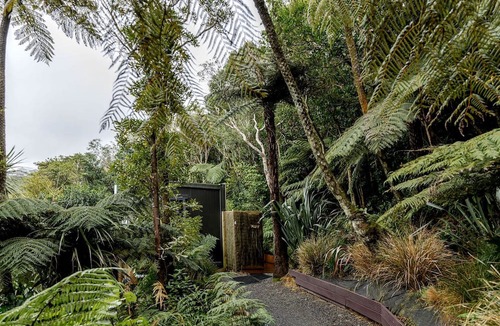 Khandallah Cabin | Secluded Studio Pod with Private Cedar Hot Tub in Wellington, New Zealand