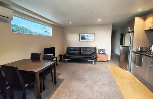 Paihia Apartment | Beachside Apartment with sea views, central Paihia, 4min stroll to wharf & shops