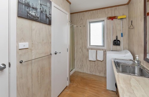 One Tree Point House | Laid-Back Kiwi Bach Steps from the Beach
