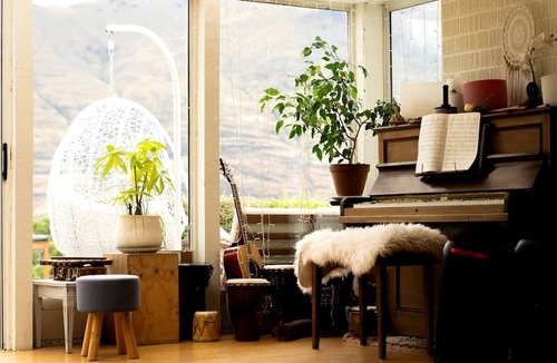 Sunshine Bay Cabin | Magical Queenstown Cabin with Lake Views