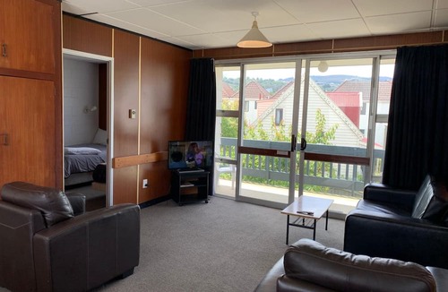 North Dunedin Apartment | Cumberland Motel
