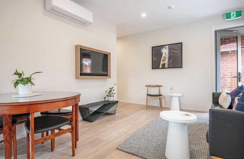 North Dunedin Apartment | George Little: Stylish, Peaceful & Convenient