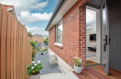 North Dunedin Apartment | George Little: Stylish, Peaceful & Convenient