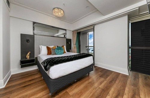 Auckland Central Business District Apartment | Viaduct Victory Sub Penthouse