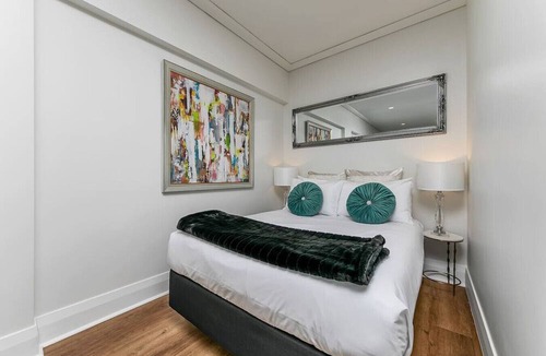 Auckland Central Business District Apartment | Viaduct Victory Sub Penthouse