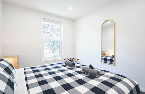Dunedin City Centre Apartment | Recently Renovated Central Apartment