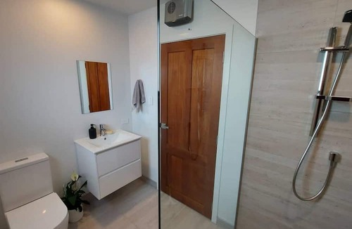 South Dunedin Apartment | Sleek Suite by the Sand (1-bedroom)