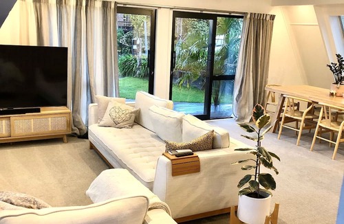 Tauranga South House | Charming Chalet – The Perfect Coastal Retreat